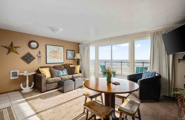Ultimate Oceanfront Escape for Two at Beachy Eagle A, Amazing Views, Fire-Table, Steps from Beach