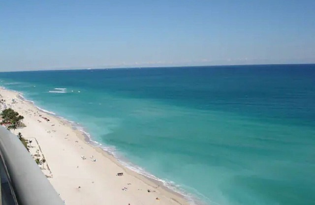 Ultimate Oceanfront 2 bedroom 2.5 bath, 86" TV on the beach