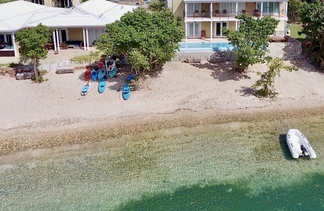 Ultra-Luxe Villas- Beach, Pool, Spa, Kayaks, SUPs, Snorkel,12,085 S.F. Near Town