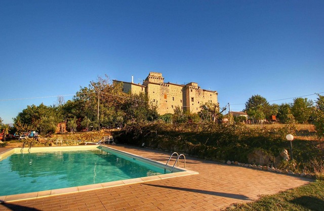 Umbria’s Poolside Charm