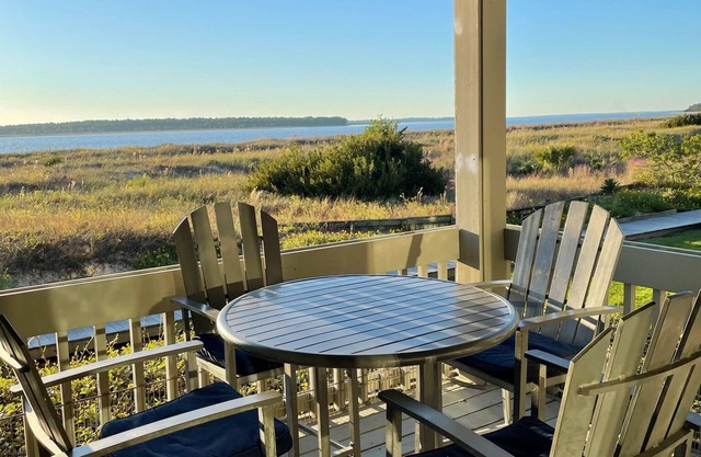 Unbelievable Rates! Create a Vacation & Escape to Paradise.