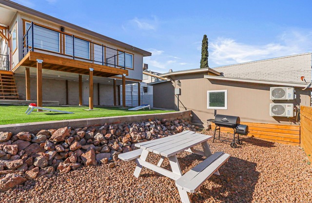 Unique 1BR/Split-Level Design