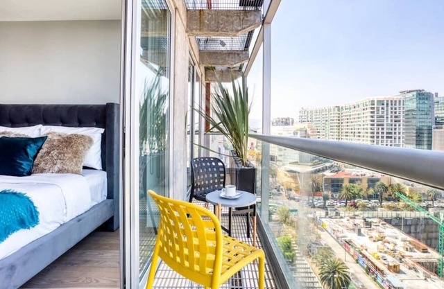 Unique Apt w/Balcony+Views|Gym+Pool+Rooftop+Lounge
