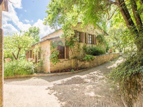 Unique country house in an old hamlet