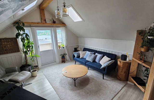 Unique loft apartment with beautiful atmosphere-southfaced balcony-free parking