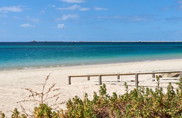 Unit 2 Family friendly accommodation close to the beach