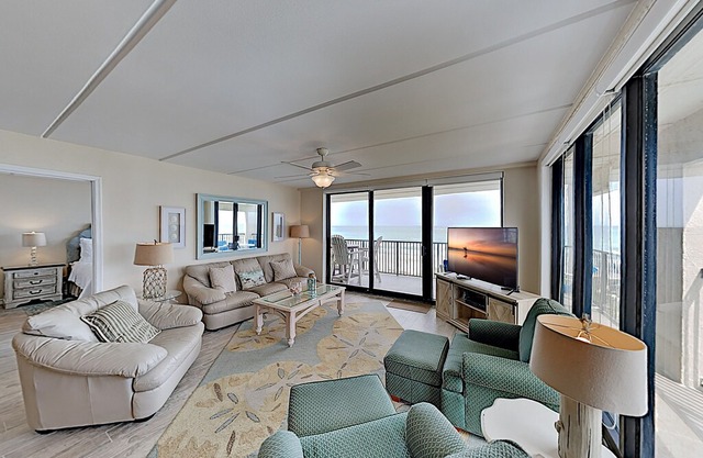 Unit 710 – Spectacular Corner View w/ Recent Updates!