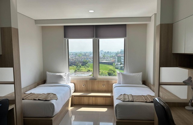 University Hotel UMY