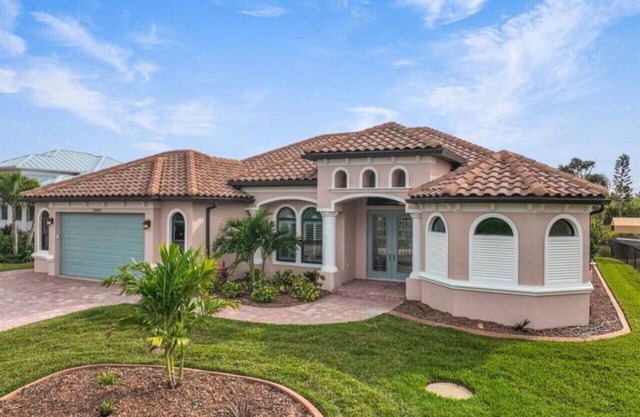 Unwind at the Lazy Tortuga!