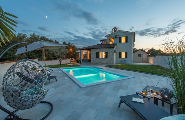 up to 50% discount, New 2023, Family, Pet Friendly Villa + Private Pool ,6/8 pax