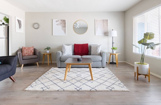 Updated 2 bedroom in Midtown Phoenix | Streaming TV