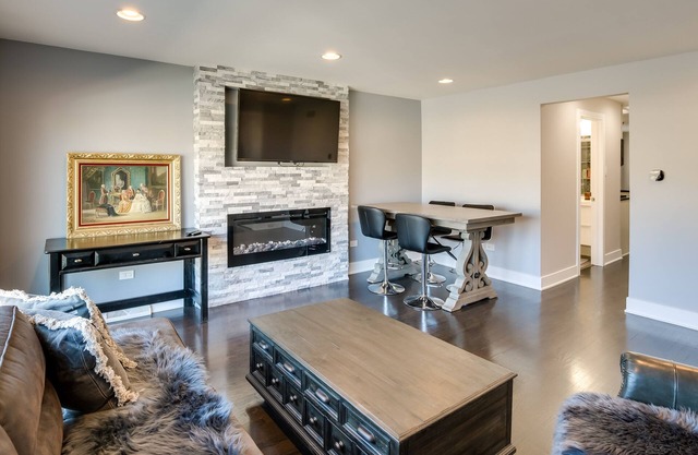 Updated Chicago Vacation Rental w/ Fireplace!