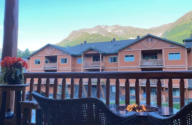 Updated! Clean and Comfortable 2bdrm Condo in Downtown Girdwood