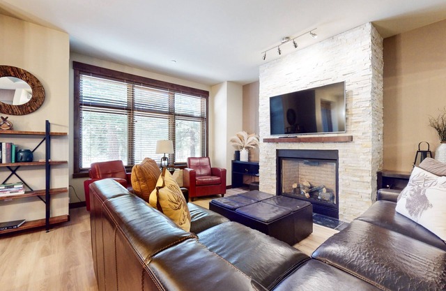 Updated & Modern, on Sierra Star Golf Course. Washer/Dryer, Quiet Location
