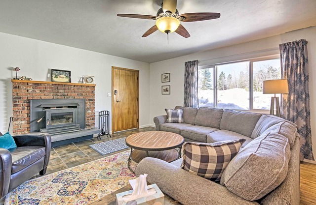 Updated Rustic Retreat Cabin: Walk to Payette Lake