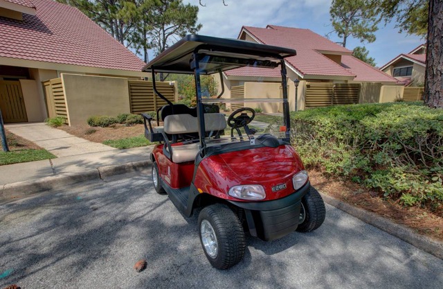 Updated Villa - Pet Friendly - Golf Cart