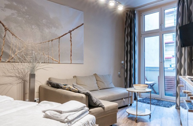Upmarket Studio With Balcony and WiFi in great location of Friedrichshain