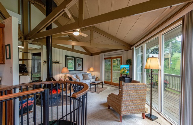 Upper Level Duplex - 'Slopeside Hideaway' Ski In/Ski Out