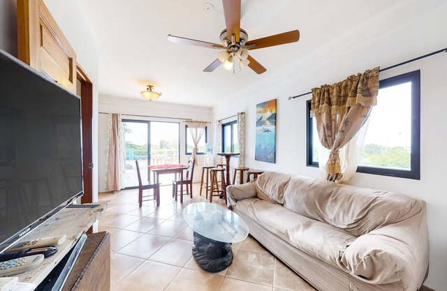 Upper-Level Resort Gem with Great Views, WiFi, AC, Shared Pool & Rooftop Deck