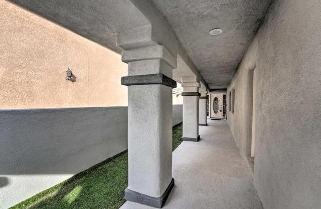 Upscale Canalfront Escape with 50ft Private Dock