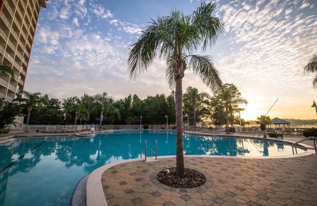 Upscale Lakefront Resort Condo at Disney's Doorstep - 1 mi. to Disney Springs!