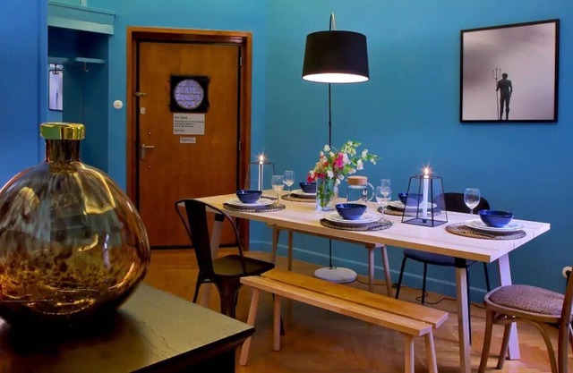 Upscale Renovated Downtown Aristocratic Studio