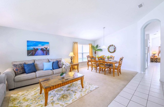 Upstay: Family Resort Home w Pool, BBQ & Game Room