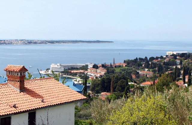 Uptown Apartment w/ Balcony and Sea View ZAKI3