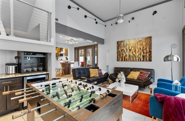 Uptown Dallas Luxury Oasis with Cool Refreshing Spa