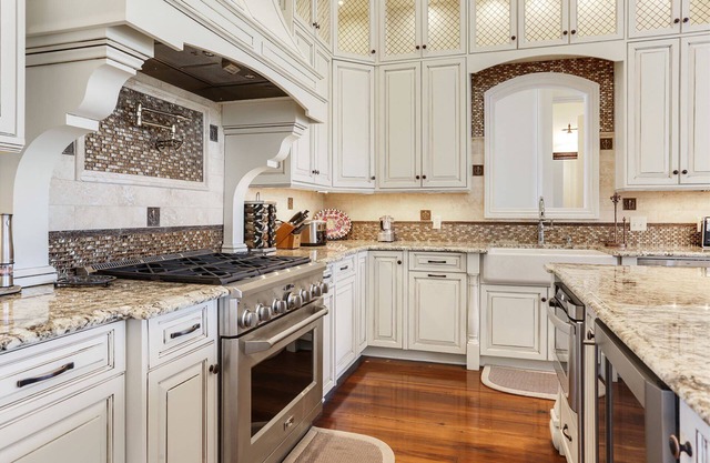 Uptown Penthouse Centrally Located...