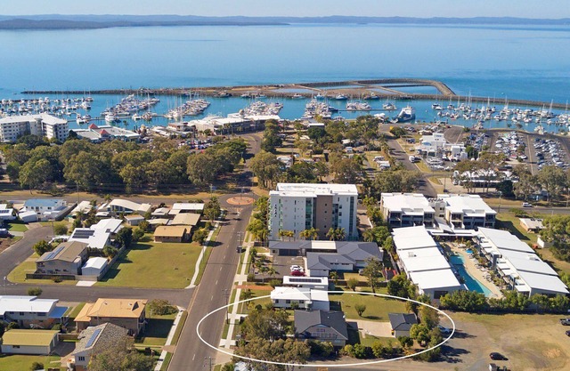 Urangan Harbour Bungalow 