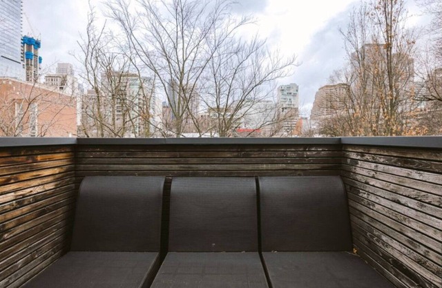 Urban Elegance Home in Yorkville|3bed3bths Parking