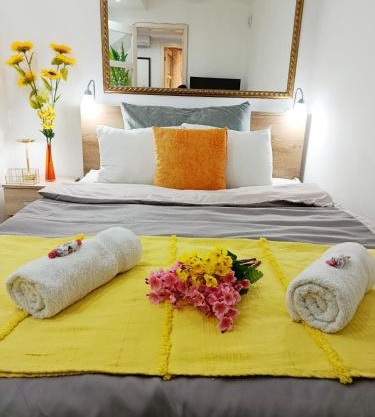 Urban Garden Apartments - Sunflower