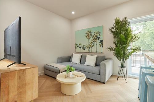 Urban Gem in Le Plateau by Denstays