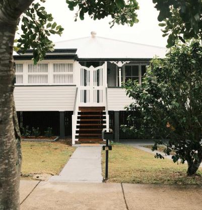 Urban Getaway Colonial 6 beds 2 bath aircon pet family