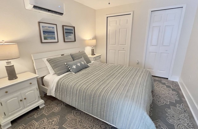 Urban Oasis: Downtown Apartment