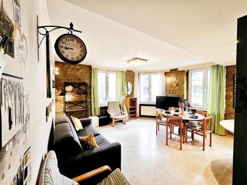 Urban stay 1BR flat near the train station-GAR68