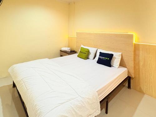 Urbanview Hotel Ling near Jawa Timur Park 2