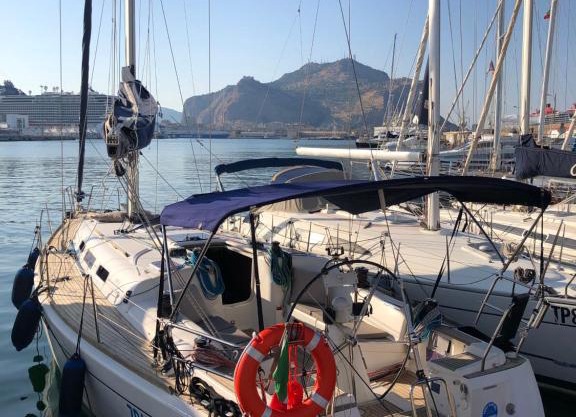 Uso esclusivo di Barca a vela in centro a Palermo