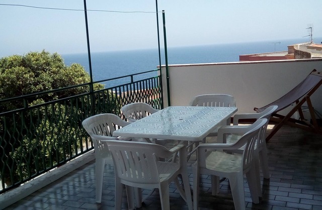 USTICA- Panoramic apartment in the center