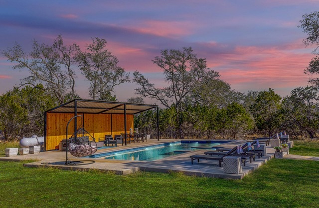 UT Football Fave - Sleeps 18, Pool, Hot Tub