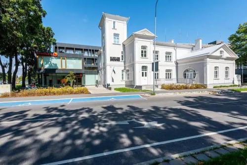 UUS Luksuslik korter villas,konditsioneer! Tasuta parkimine maja aluses kinnises parklas!