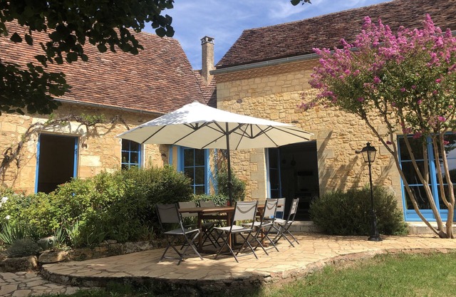 VACATION HOME WITH POOL PERIGORD NOIR