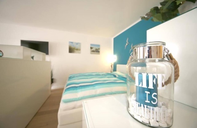 Vacation apartment Strandallee 200