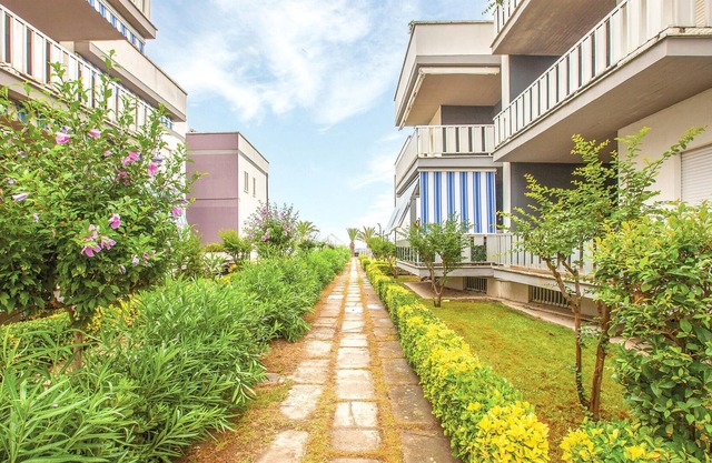 Vacation apartment a few steps from the sea in Villa Rosa, a seaside tourist center with wide sandy