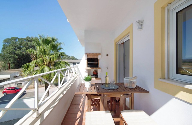 Vacation apartment 'AE Flat Falesia' with pool, 2 private balconies & WLAN
