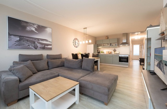 Vacation apartment Meeresbrise with balcony in house C at Driftberg 1