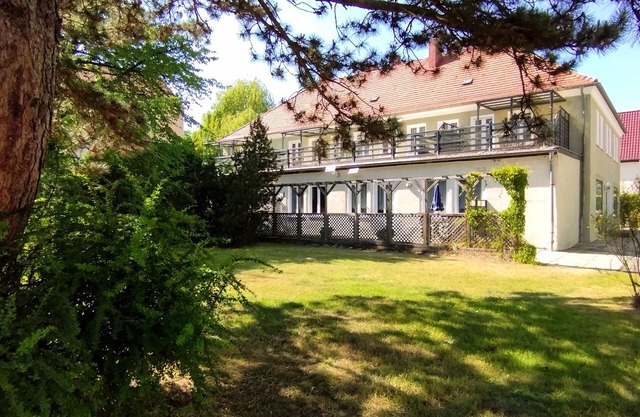 Vacation apartment with terrace and parking space - quiet & allergy-friendly