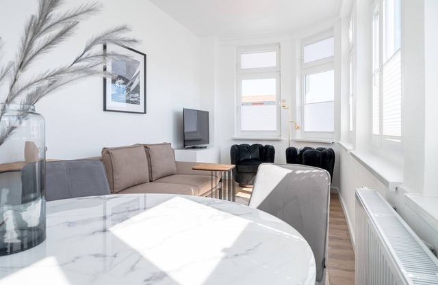 Vacation directly on the historic Alter Strom