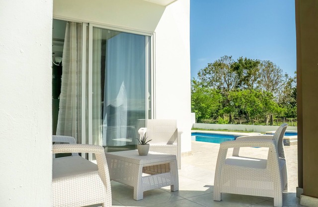 Vacation Villa With Pool/jacuzzi/grill 15min Airport